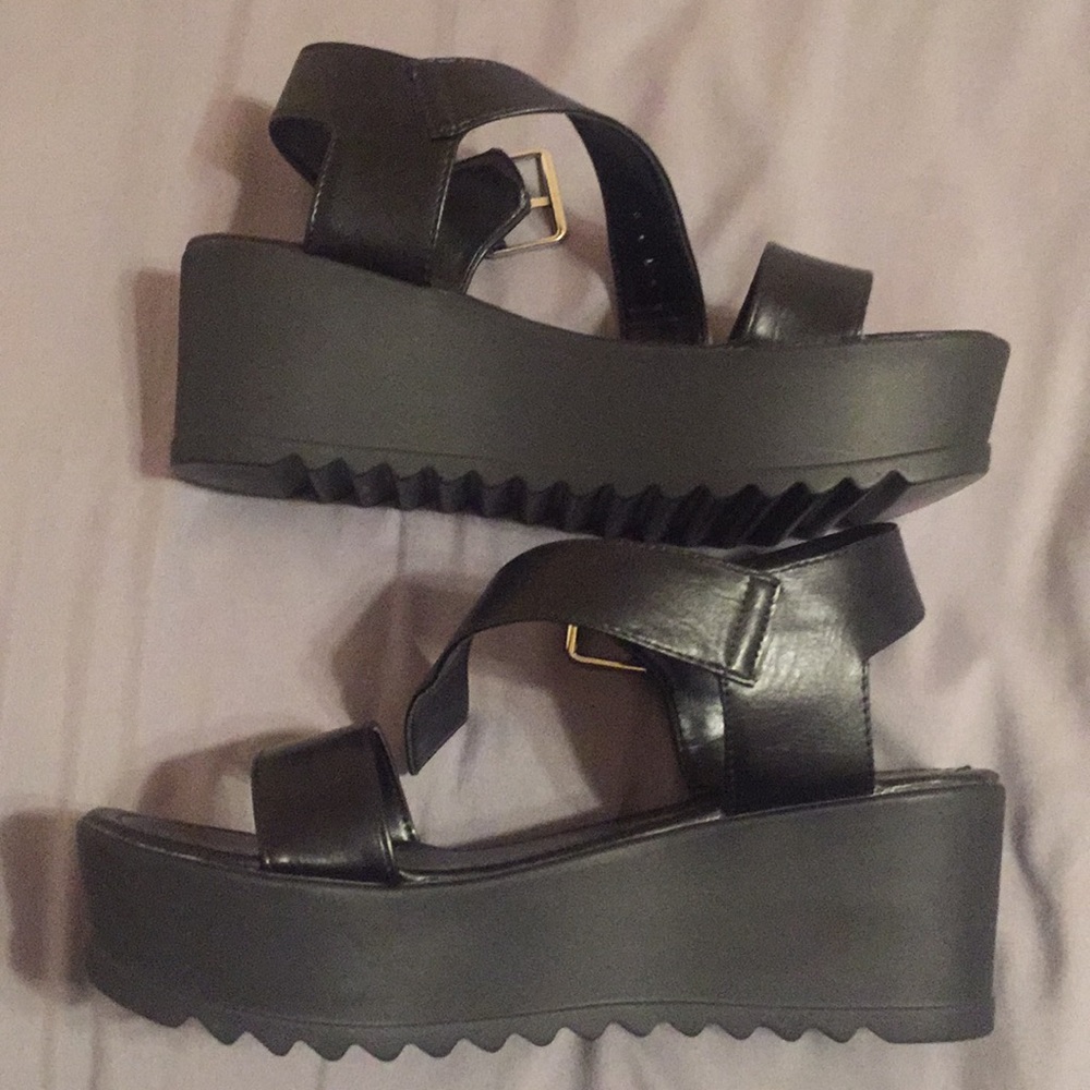 SODA Platform Sandals - Black